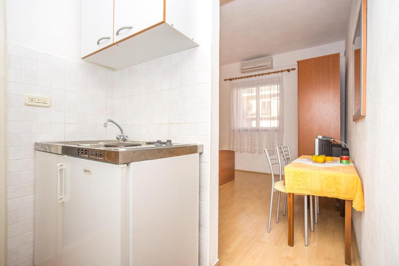 Apartments Nuic 748 Makarska Exterior photo